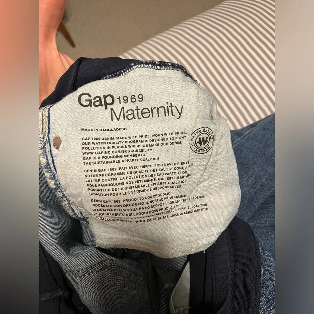 Gap‎ Best Girlfriend Full Panel Maternity Jeans Distressed Medium wash 28 - Image 12