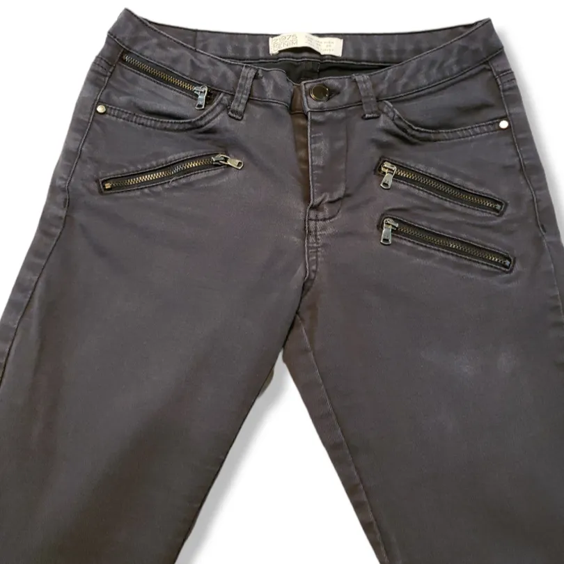 Zara Jeans Size 4 Z1975 Zara Basic Dept Denim Skinny Jeans Low Rise Ankle Zip Black Faded Fading  - Image 3
