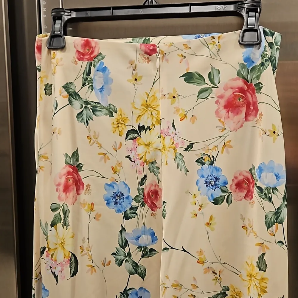 💕FAVORITE DAUGHTER💕 Ruched Skirt ~ Yellow Whispering Floral Print Small S NWT - Image 4