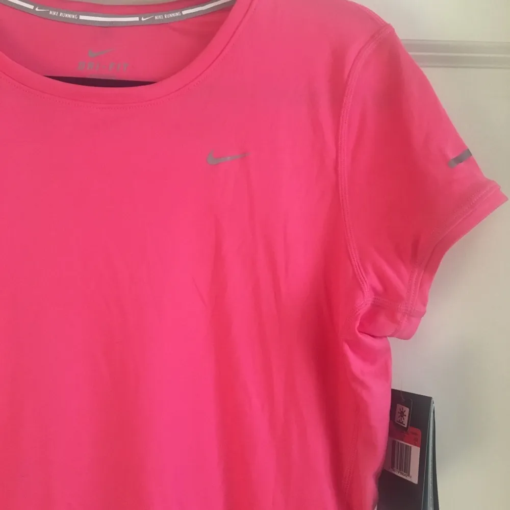 🆕 HP! Nike Short Sleeve Dri Fit Top - Image 2