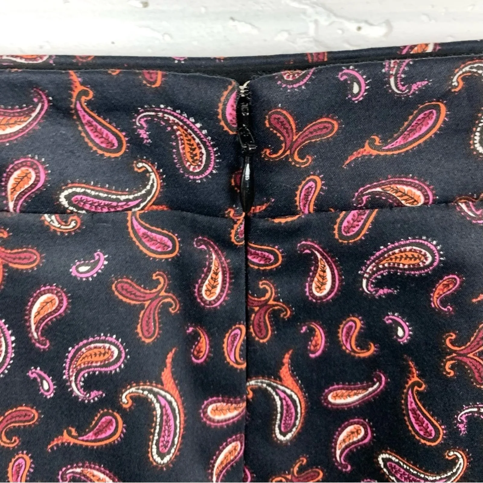 J.Crew Womens Pencil Skirt Paisley Black Pink Back Zip Stretchy Cotton Size 6 - Image 6