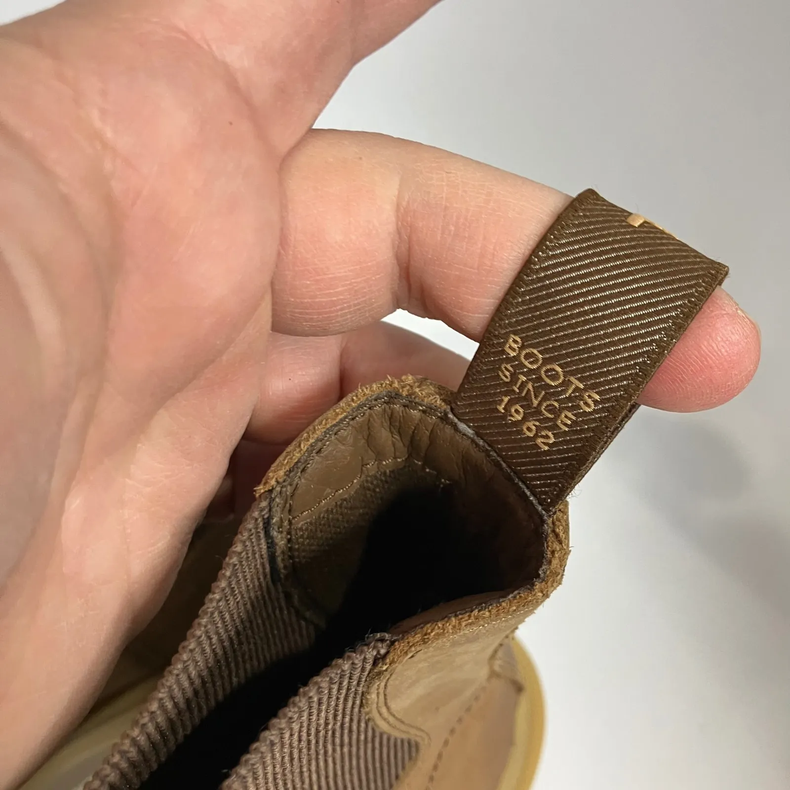 Sorel Hi-line heel waterproof Chelsea boots tan leather women's size 10 trendy - Image 9