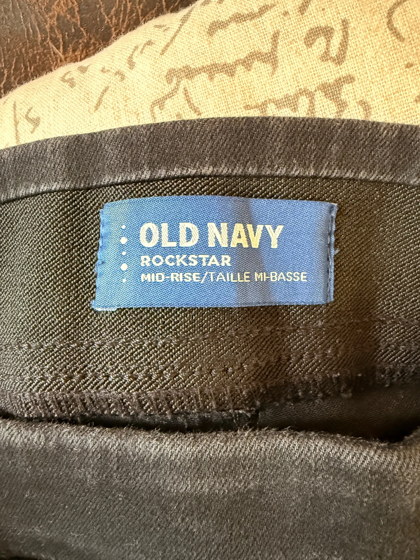 Old Navy EUC Rockstar Mid-Rise Distressed Pull-On Ankle Jeggings - Image 6