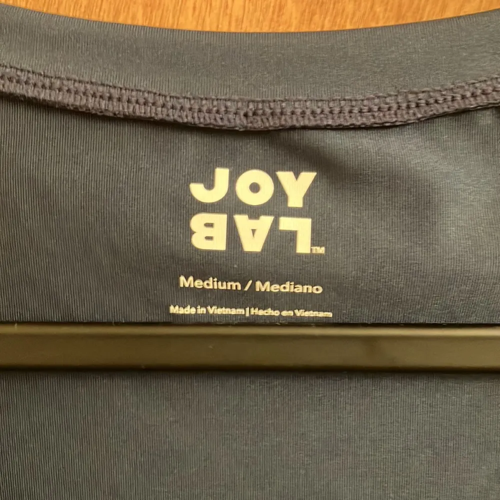 Joy Lab color block fitness workout top woman’s size medium - Image 2