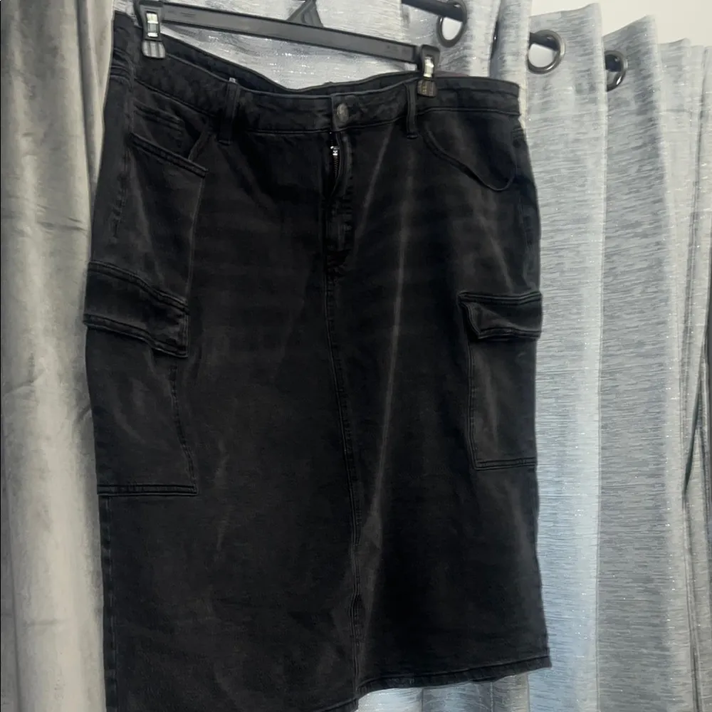 NWT Ava & Viv Black Slim High-Rise Midi Denim Skirt Size 20 - Image 2