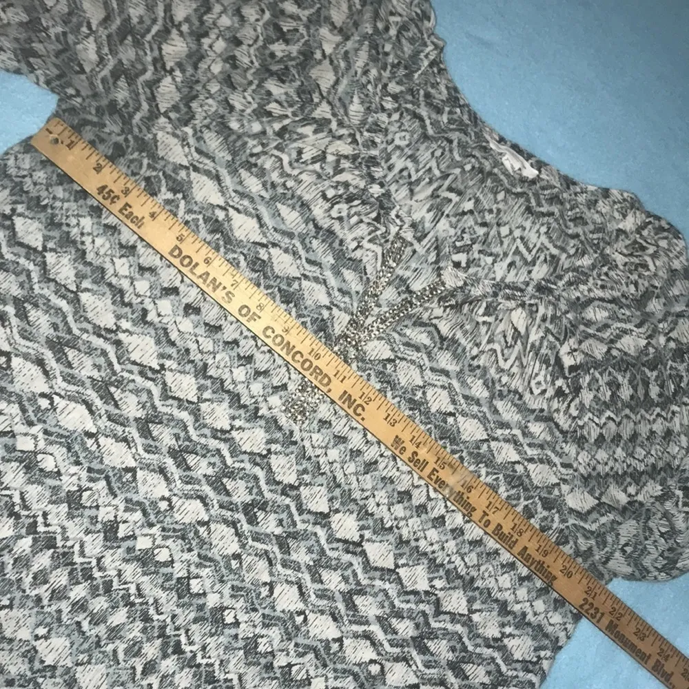 BEACHLUNCHLOUNGE ballon sleeves round neck w/ v-neck silver beads, sequins SZ XL - Image 9