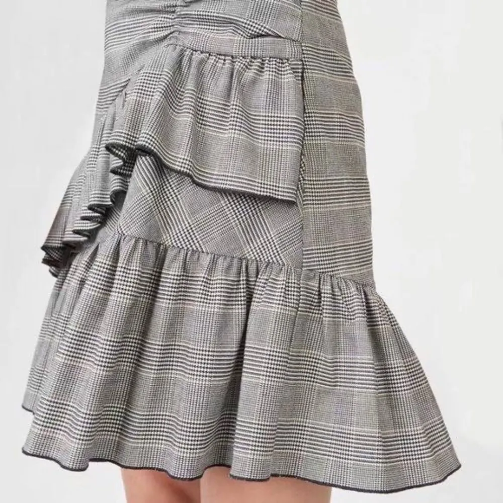 Club monoco ruffle tiered black plaid mini skirt size 2 - Image 2