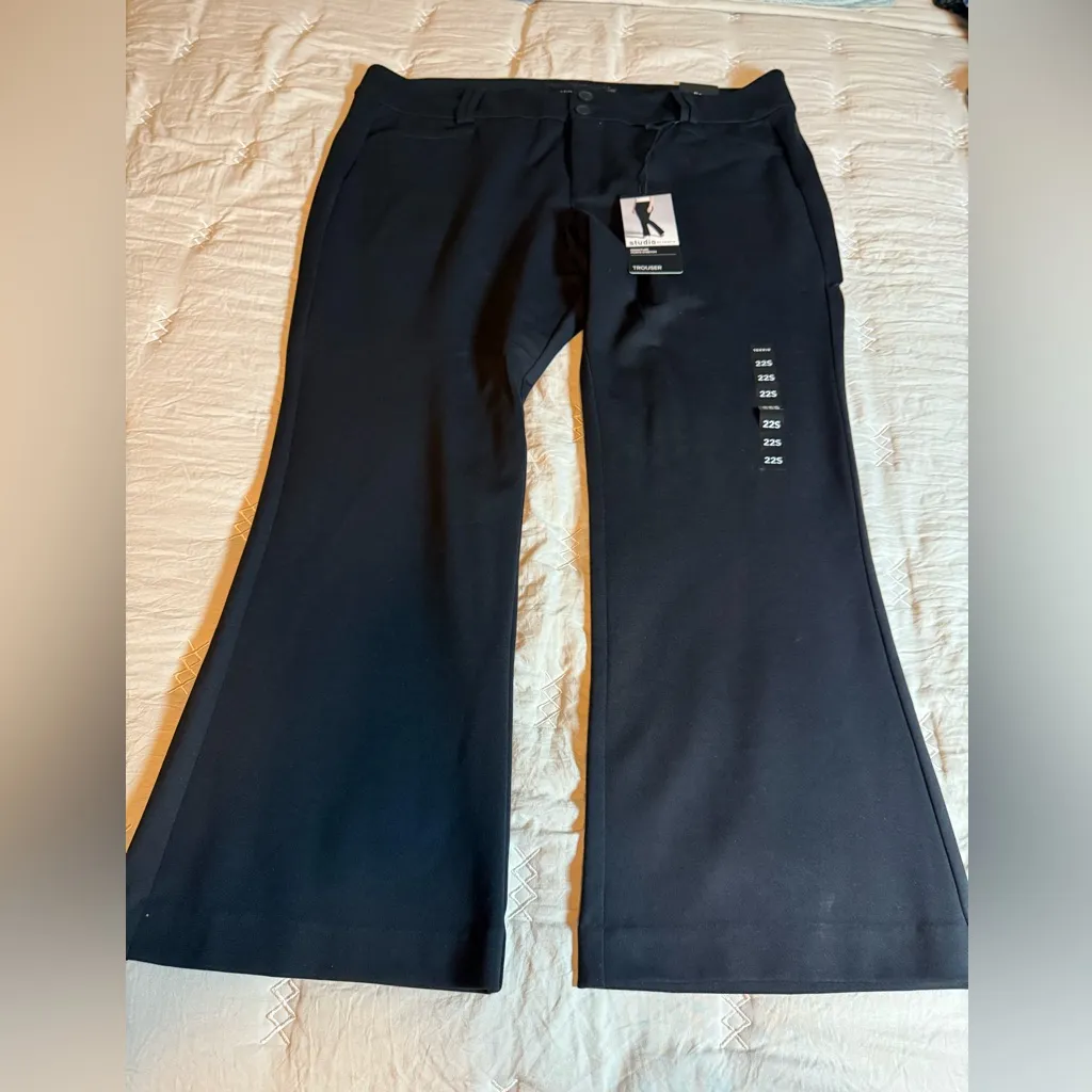 NWT Torrid Chic Black Women's Flare Pants size 22 - Image 6