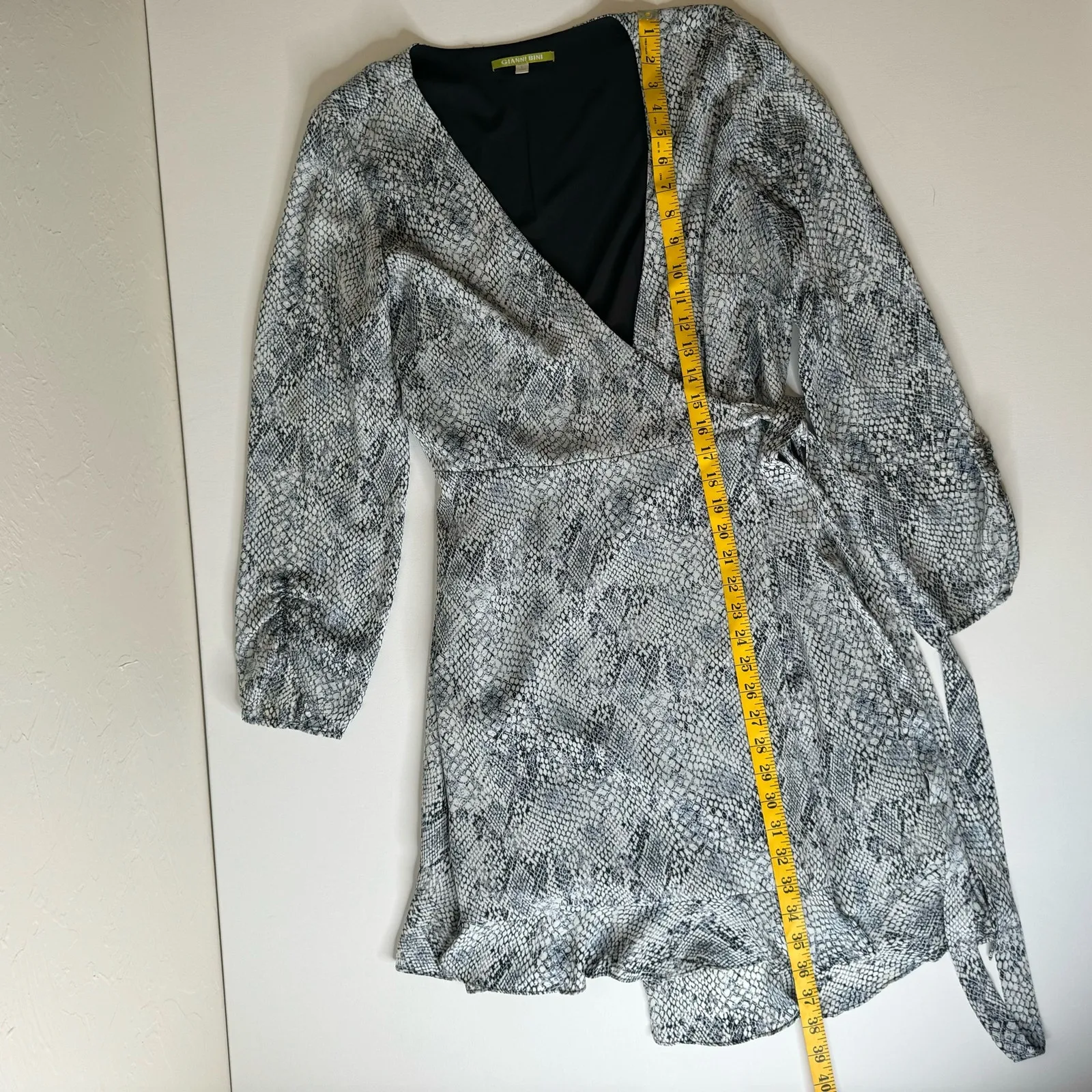 Gianni Bini Womens Snake Print Laura Wrap Dress in Grey Sz‎ L | Office Flowy - Image 11