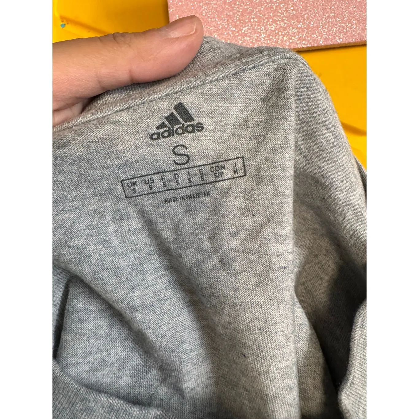 Adidas Gray Camouflage Logo Short Sleeve T-Shirt – Size Small - Image 5