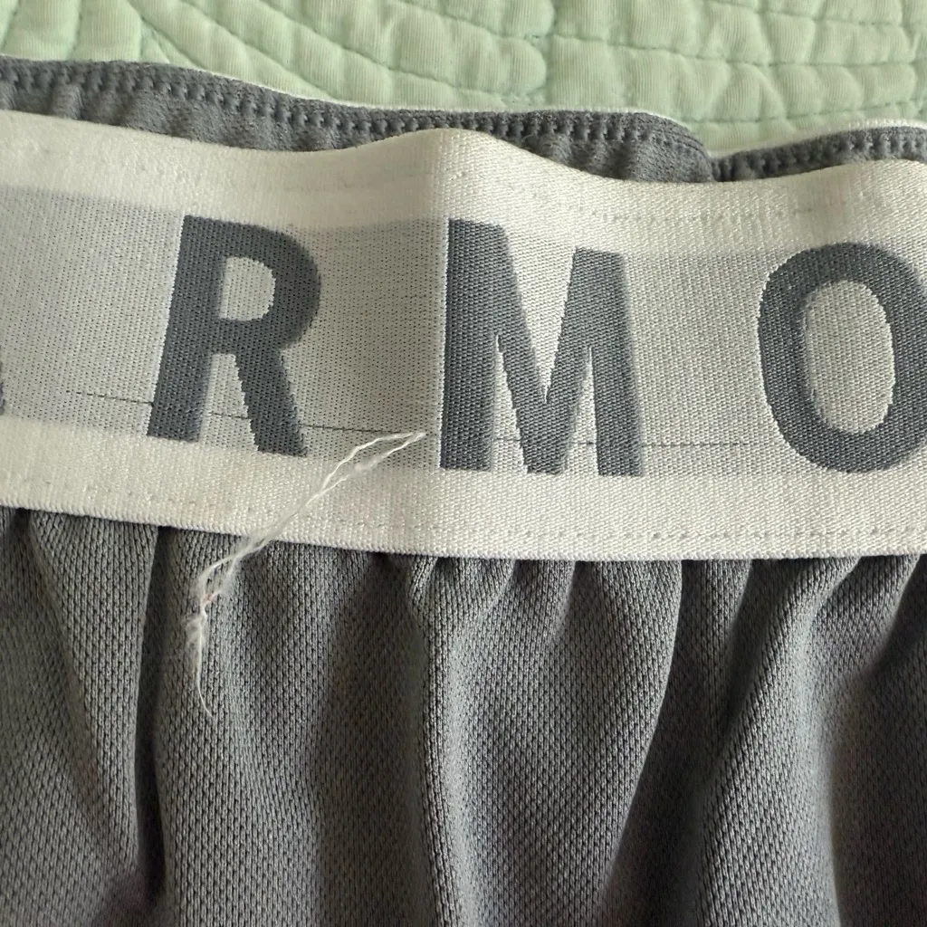 Under Armour Women's Play Up Athletic Shorts in Gray and White NWT 3X - Image 5