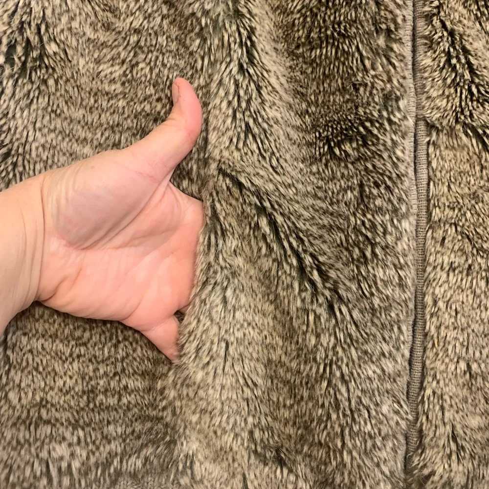 FUDA Brown & Tan Faux Fur & Knit Women’s XL Front Zipper Vest. 1582 - Image 3