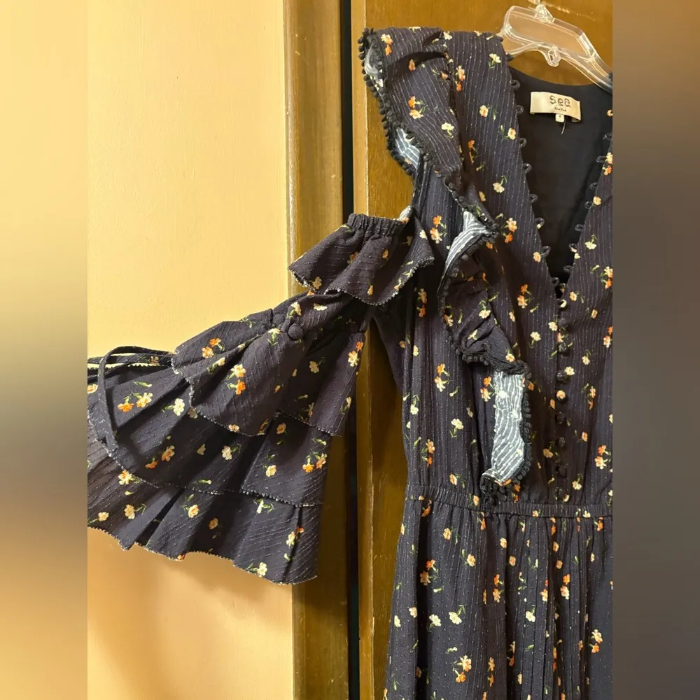 Floral Ditsy Midi Dress in Black - Image 7