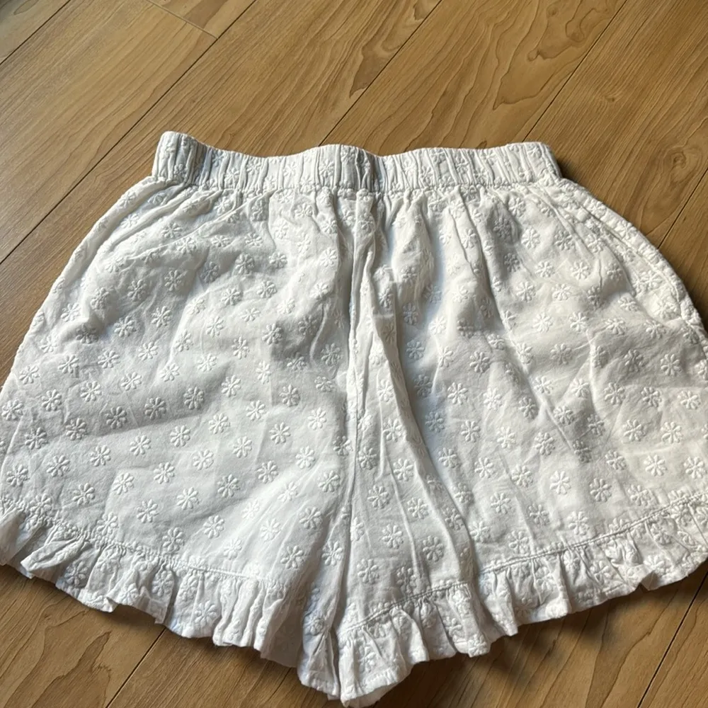 RAHI FLORAL EMBROIDERED SHORTS White Size XS - Image 4