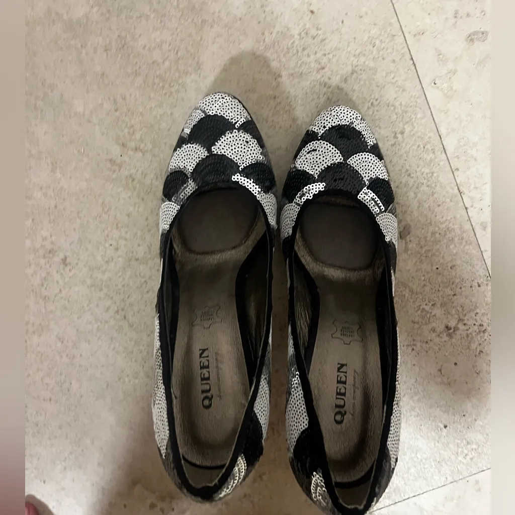 Que Black and White Sequin Women's Shoes Size 7 - Image 3