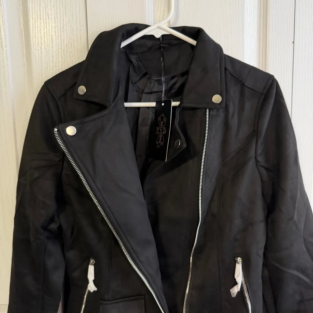 Bellivera black faux suede moto full zip jacket size medium - Image 3