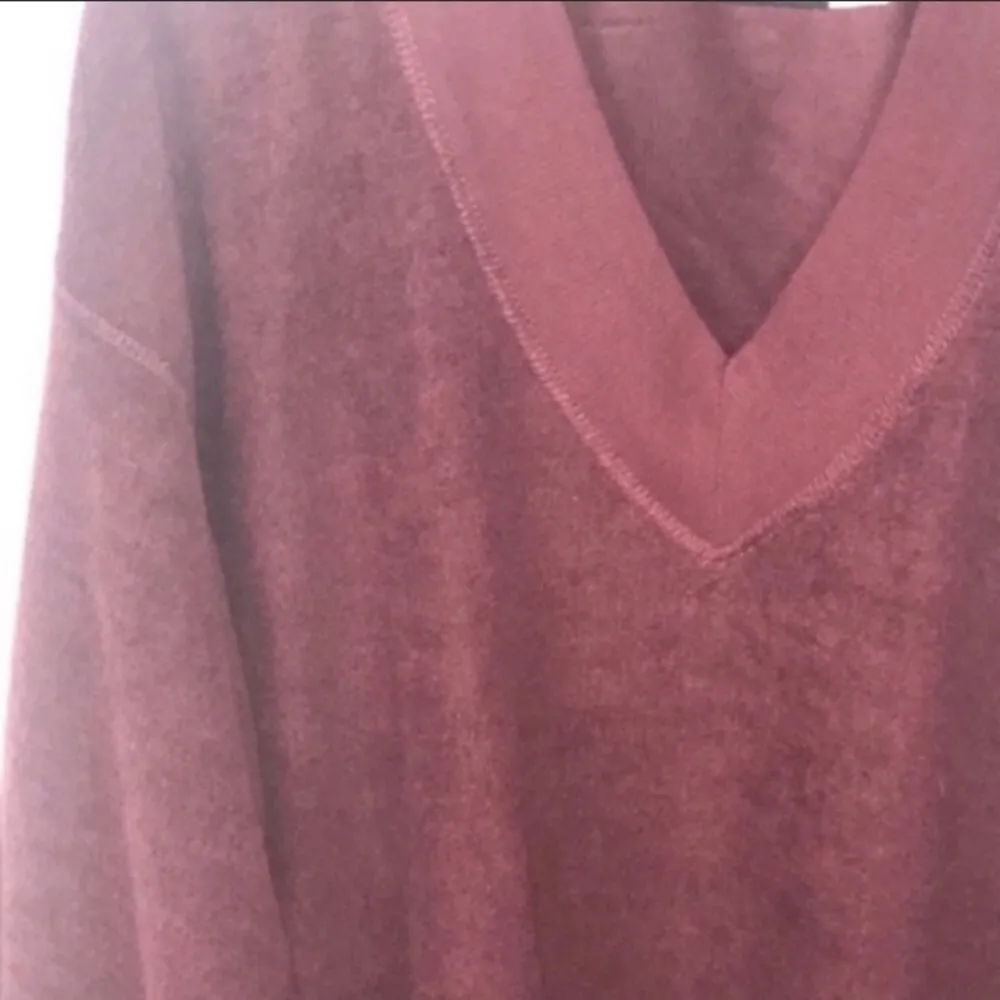 Urban Outfitters BDG Size XS Deep V Neck Burgundy Sweatshirt - Image 2
