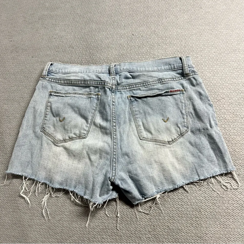 Hudson Light Blue Wash Raw Hem Denim Shorts Size 32 EUC - Image 6