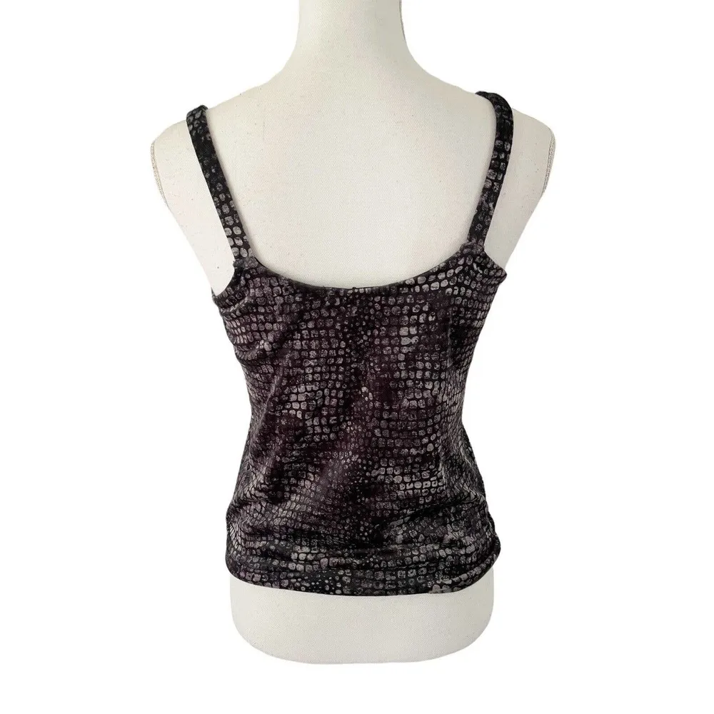 NWT Red Haute Black Gray Velvet V Neck Crop Top Size Small - Image 3