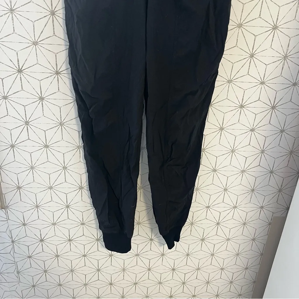 Lululemon Dance Studio Mid-Rise Jogger
Black - Image 5