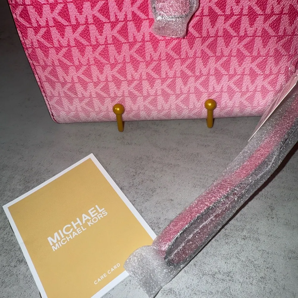 Michael Kors Jet Set Travel Large DoubleZip Wristlet Wallet Dragonfruit Pink - Image 8