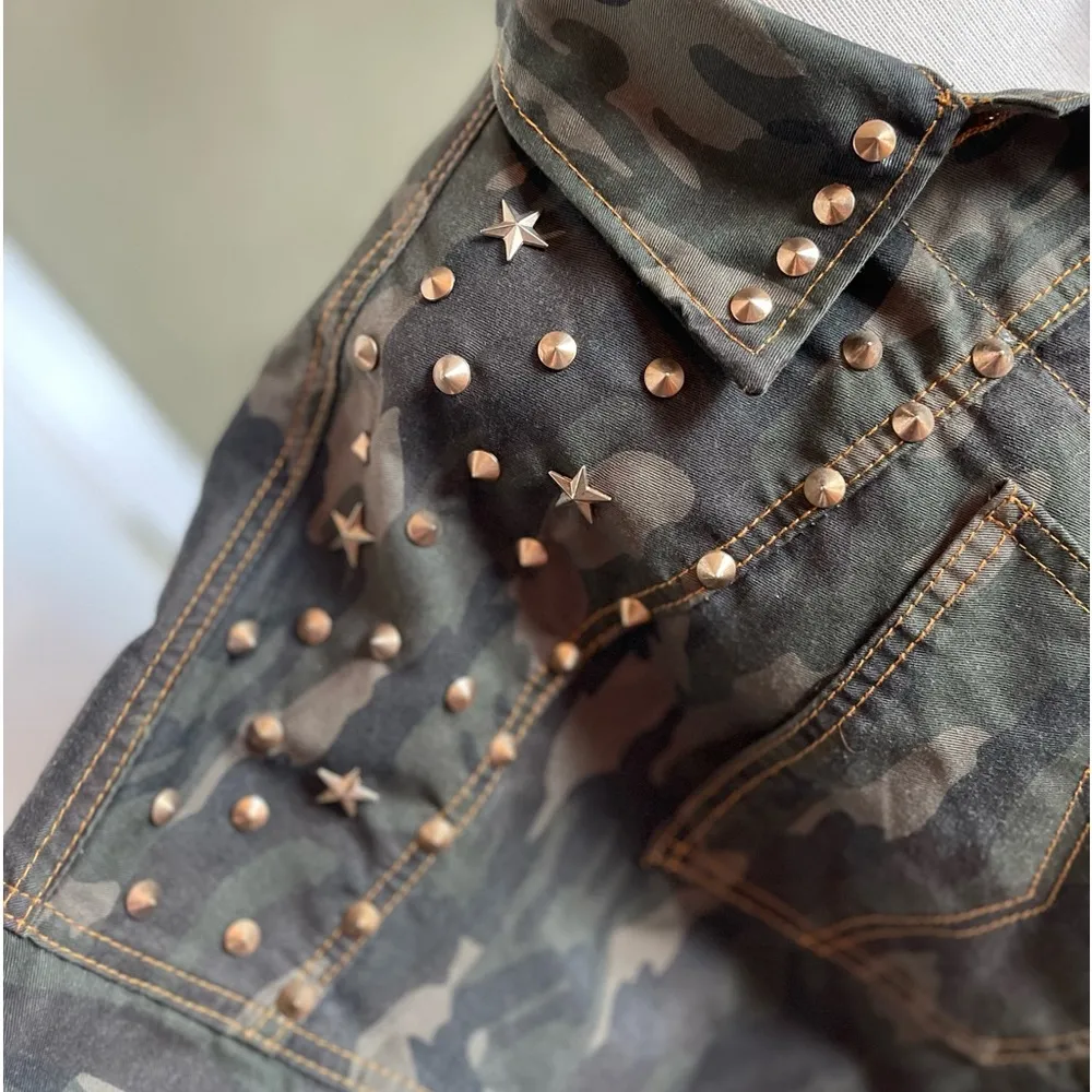 Essue  studded cropped camo jacket Size S - Image 8