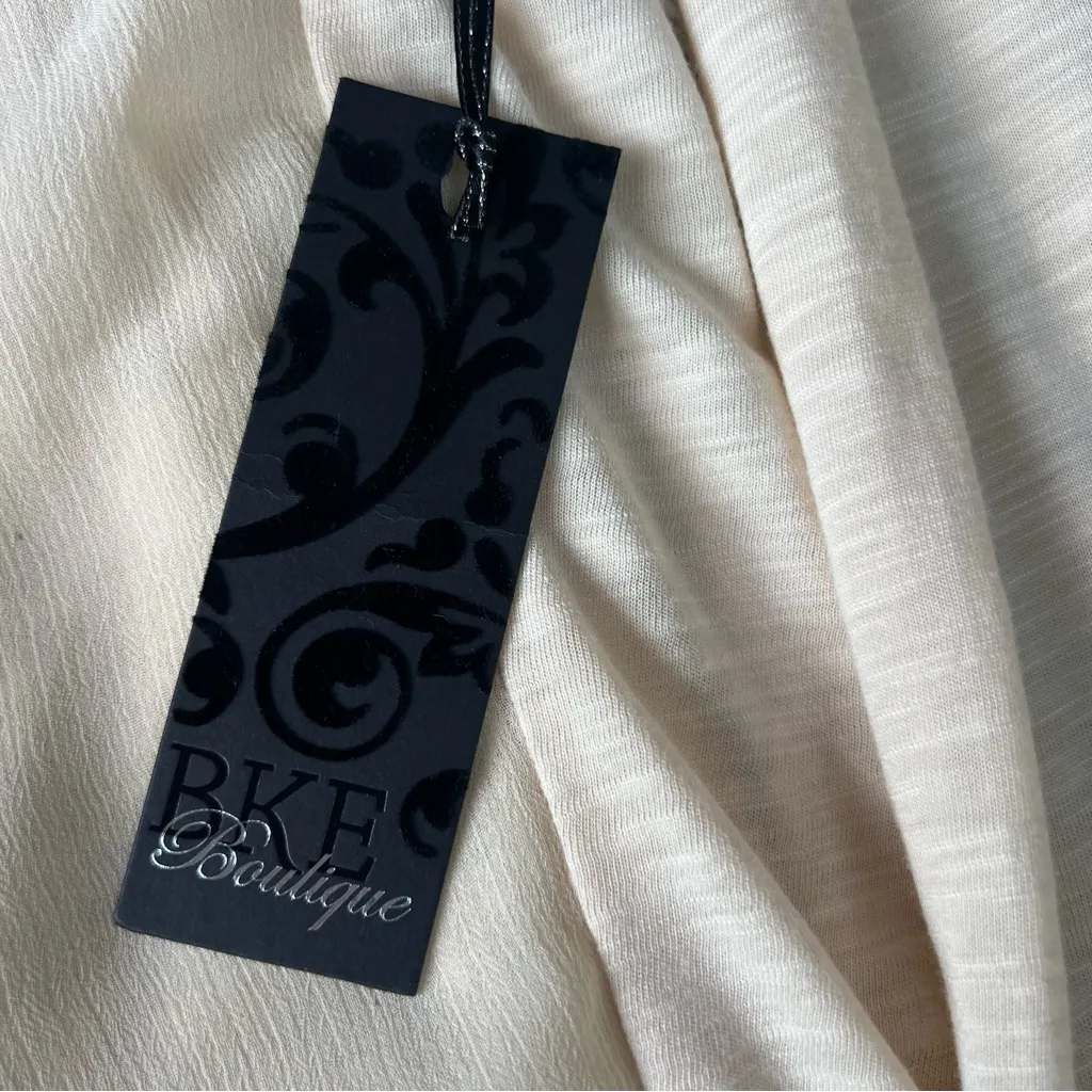 BKE Cream Embroidered Blouse - Image 5