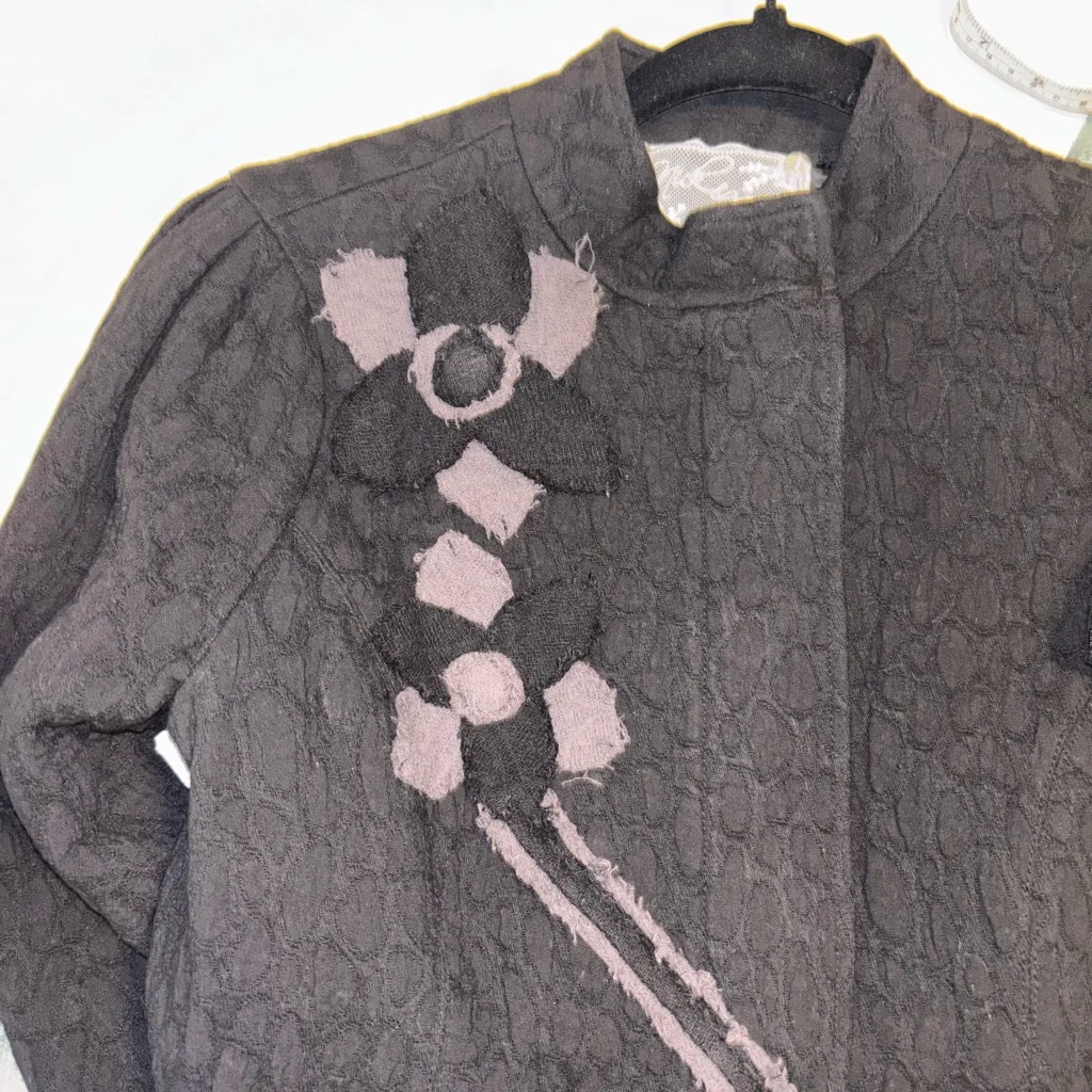 NICK & MO BLACK JACKET TEXTURED COTTON FLORAL APPLIQUÉ ON RIGHT SIDE SIZE SMALL - Image 11