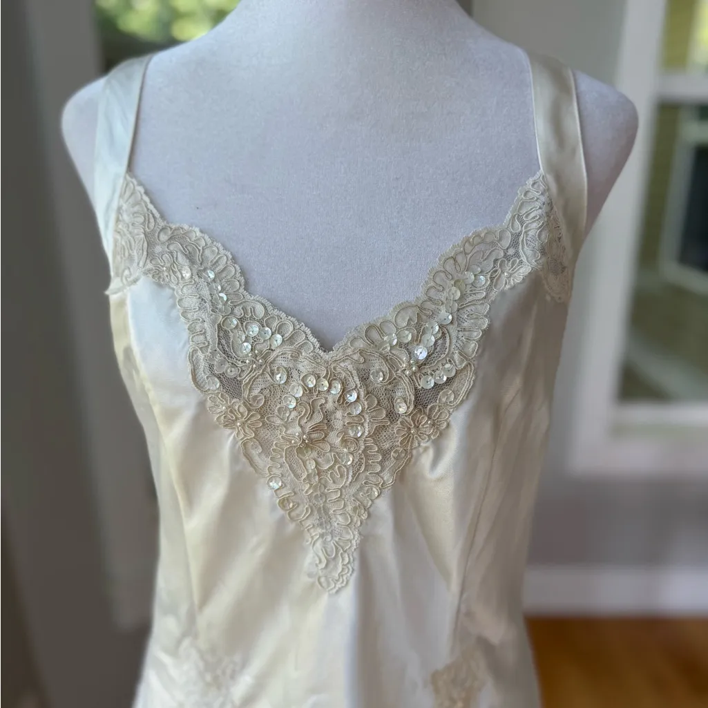 Vintage Victoria’s Secret Ivory Cream Sequin Lace Trim Flounce Mini Slip Dress M - Image 5