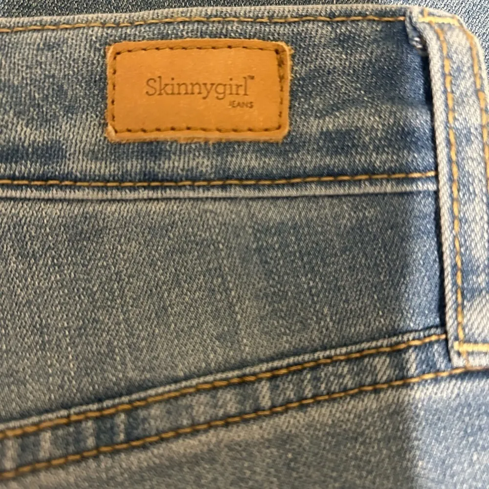 Skinnygirl Jeans The High Rise - Button Front Cropped - Wide Leg - NWT - SZ 28/6 - Image 5