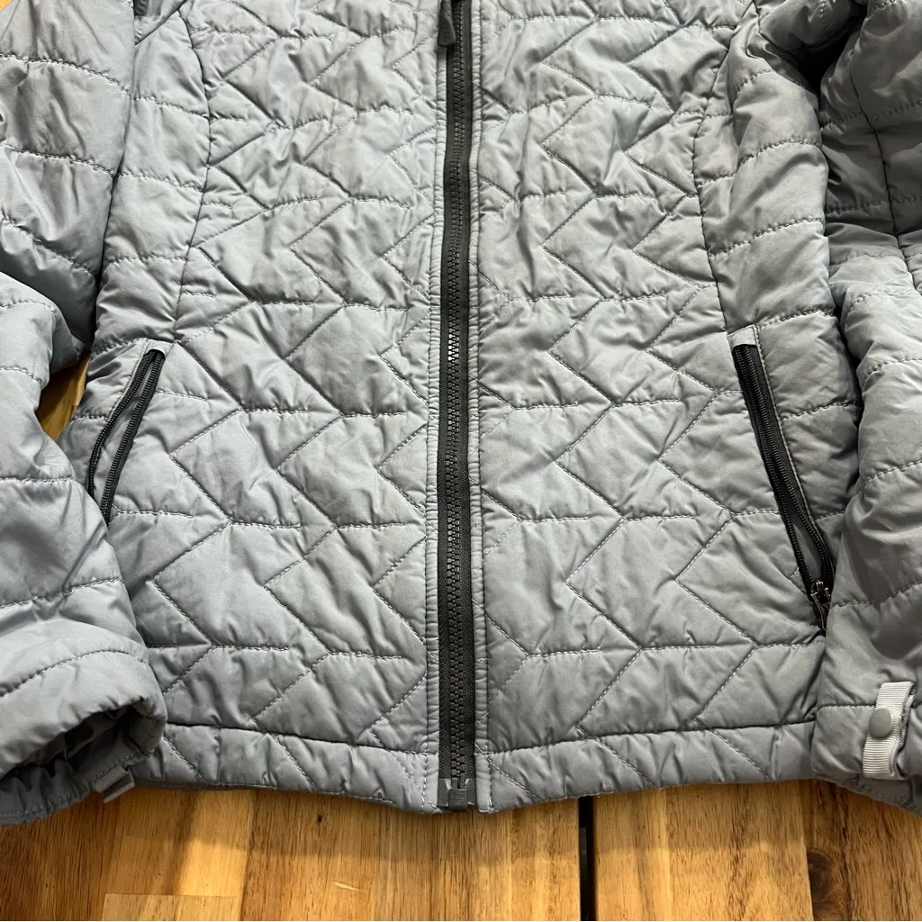 The North Face Women’s Gray Quilted Full Zip Jacket Size XS - Image 4