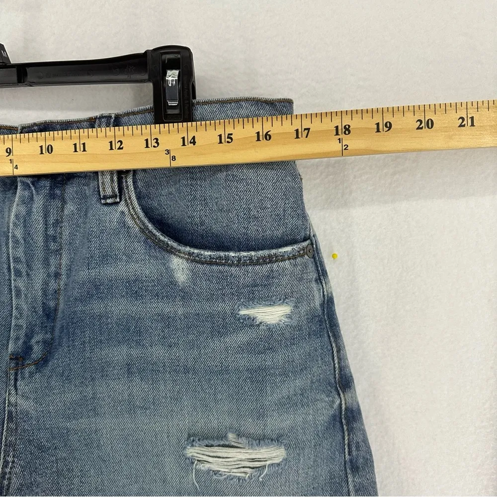 Blank NYC The Barrow Distressed Jean Shorts Women’s 30 Blue - Image 3