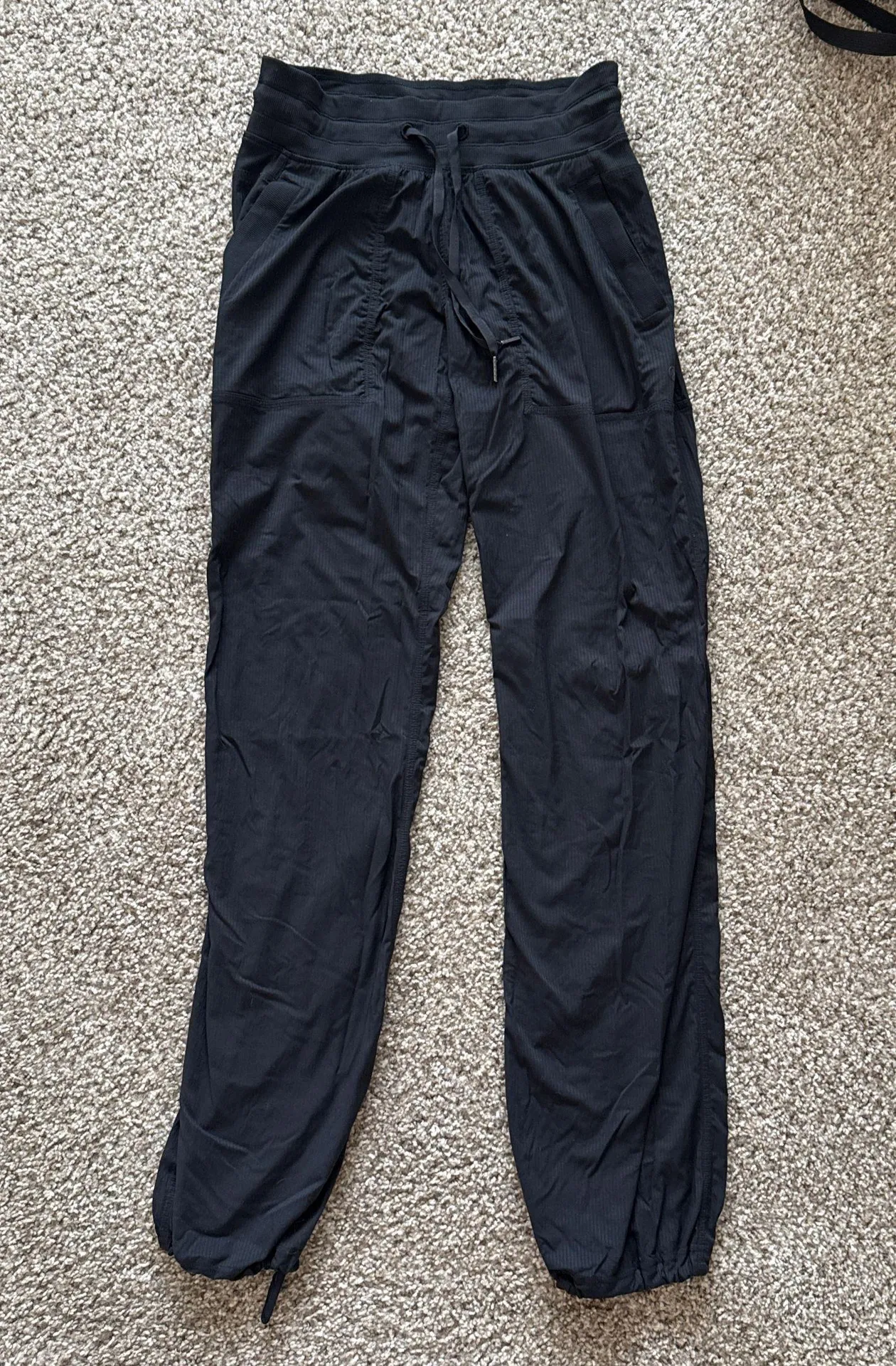 Lululemon Women's Dance Studio Mid-Rise Pant Regular Size 6 Black  - Image 3
