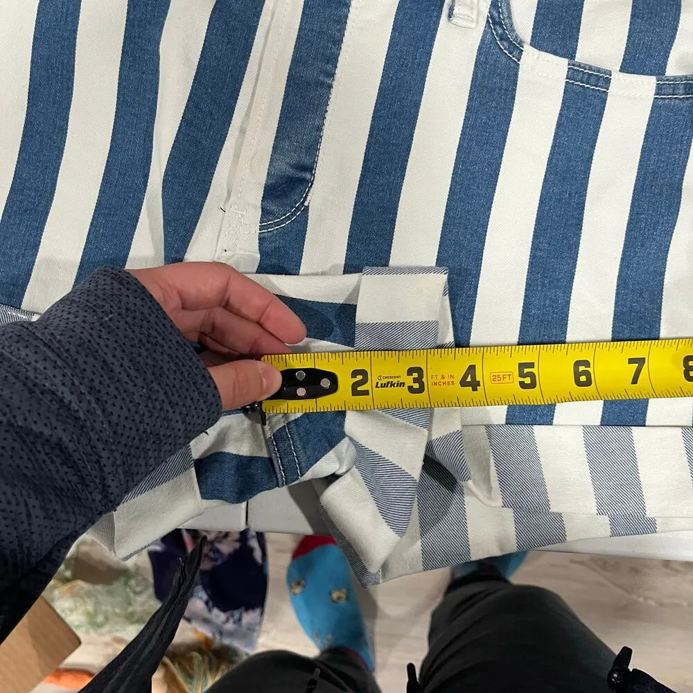 Hollister Blue Stripe Denim Cuffed High Rise 3” Mom Shorts Womens Size 7/28 - Image 8