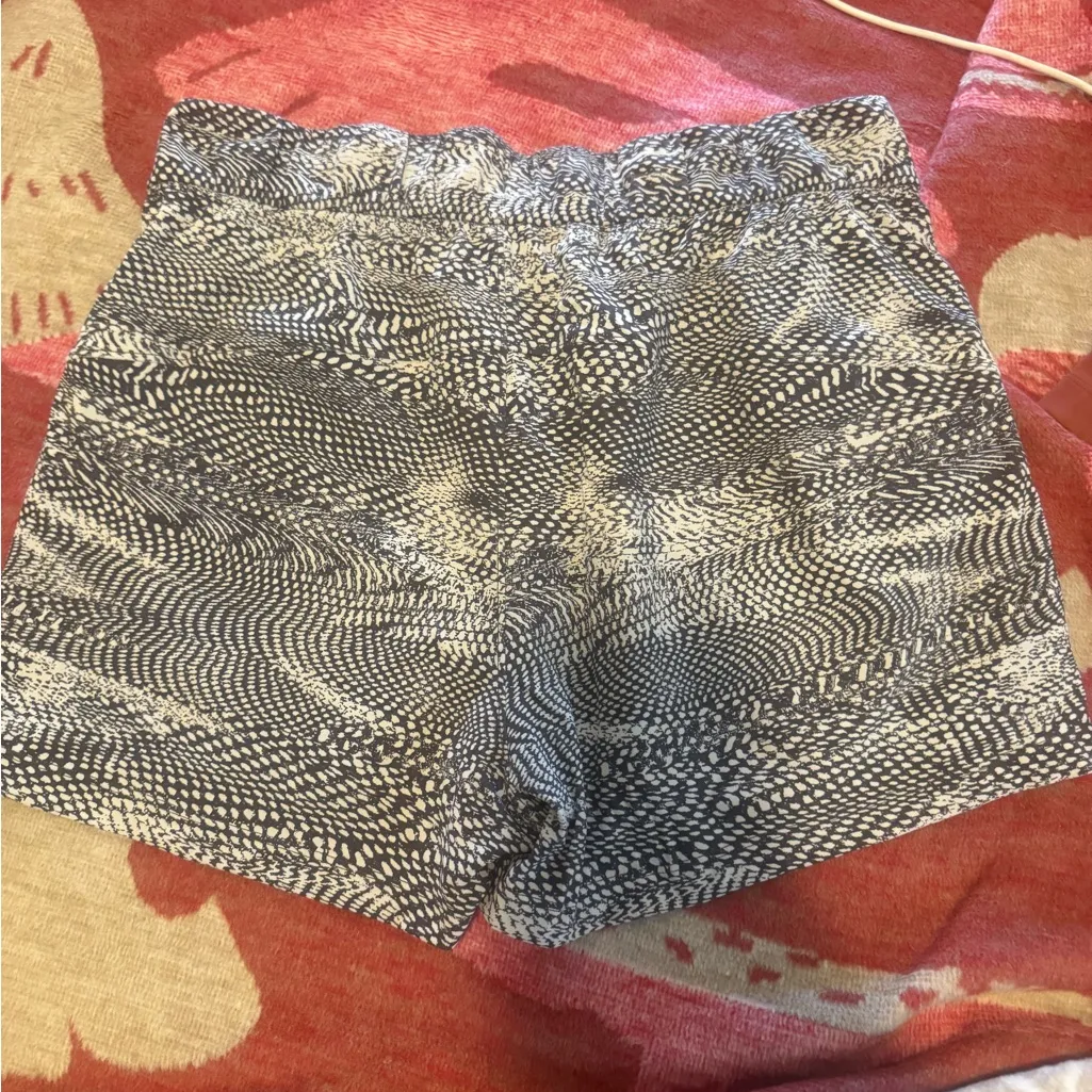 Lululemon On The Fly Short *2.5"
Swerve Vapor Metal Grey 8 - Image 6