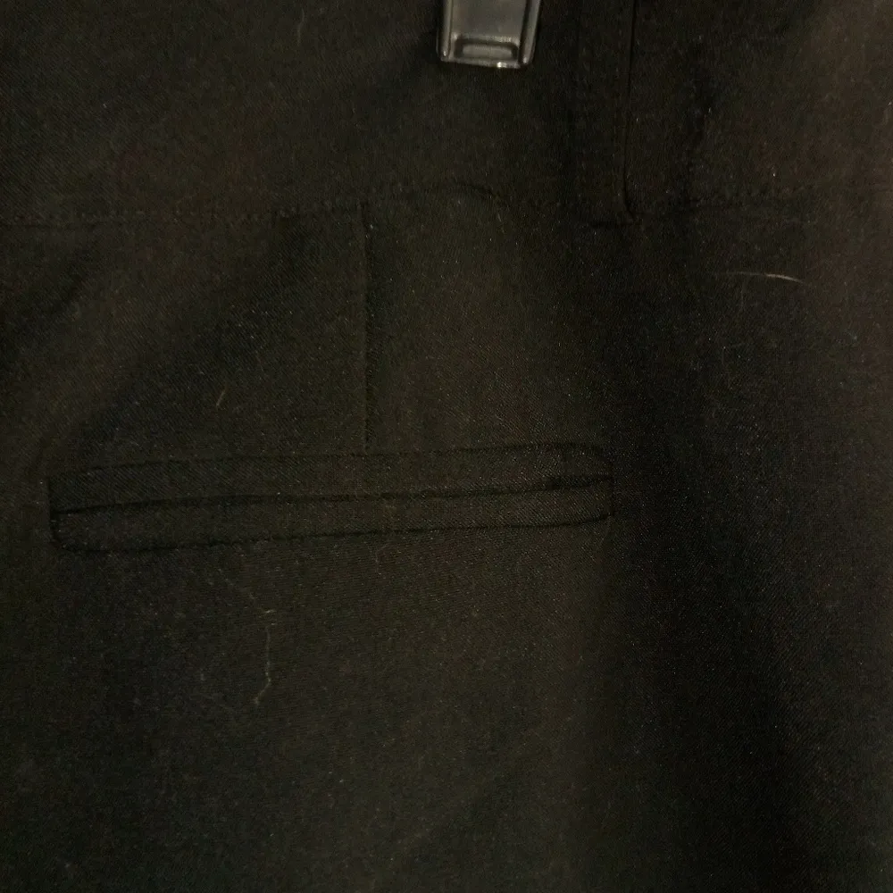 Notations 4 31x23 Workwear Smart Dress Capri Pants in Black - Image 2