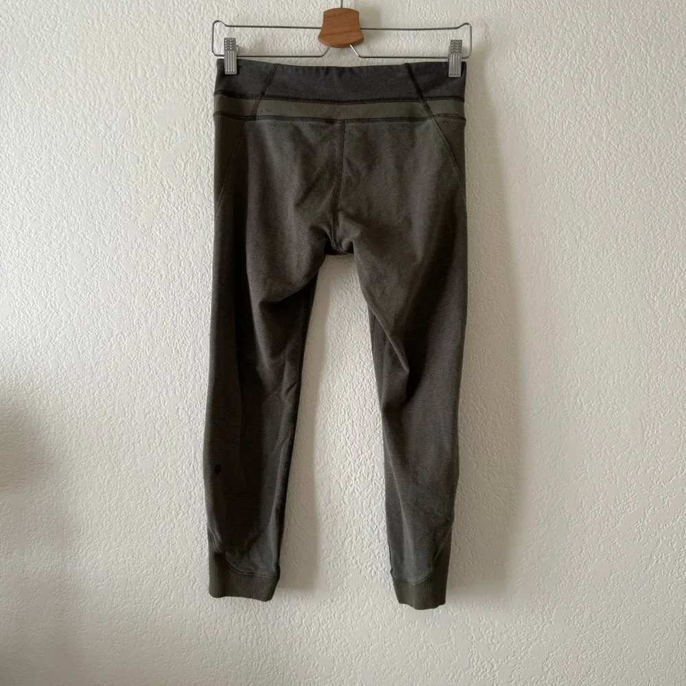 LULULEMON athletica refine crop capri wee stripe fatigue green legging - Image 10