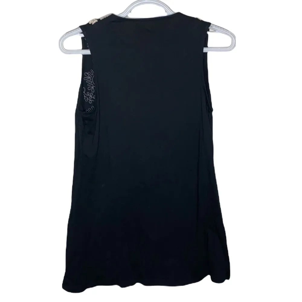 Inc International Concepts petite appliqué lace v neck top size S - Image 2