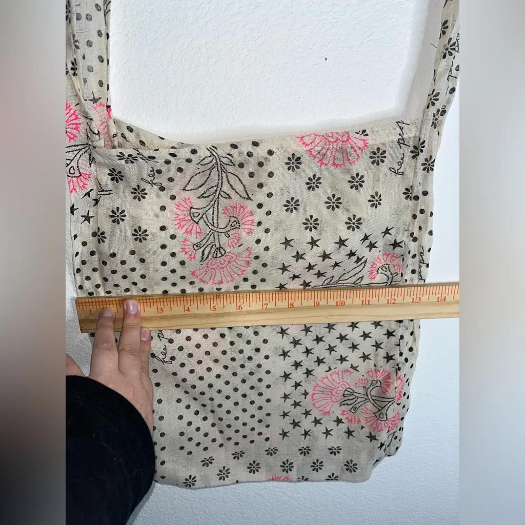 Free People Lightweight Hippie Floral Beachy Linen Semi Sheer Shopper Tote Bag - Image 12