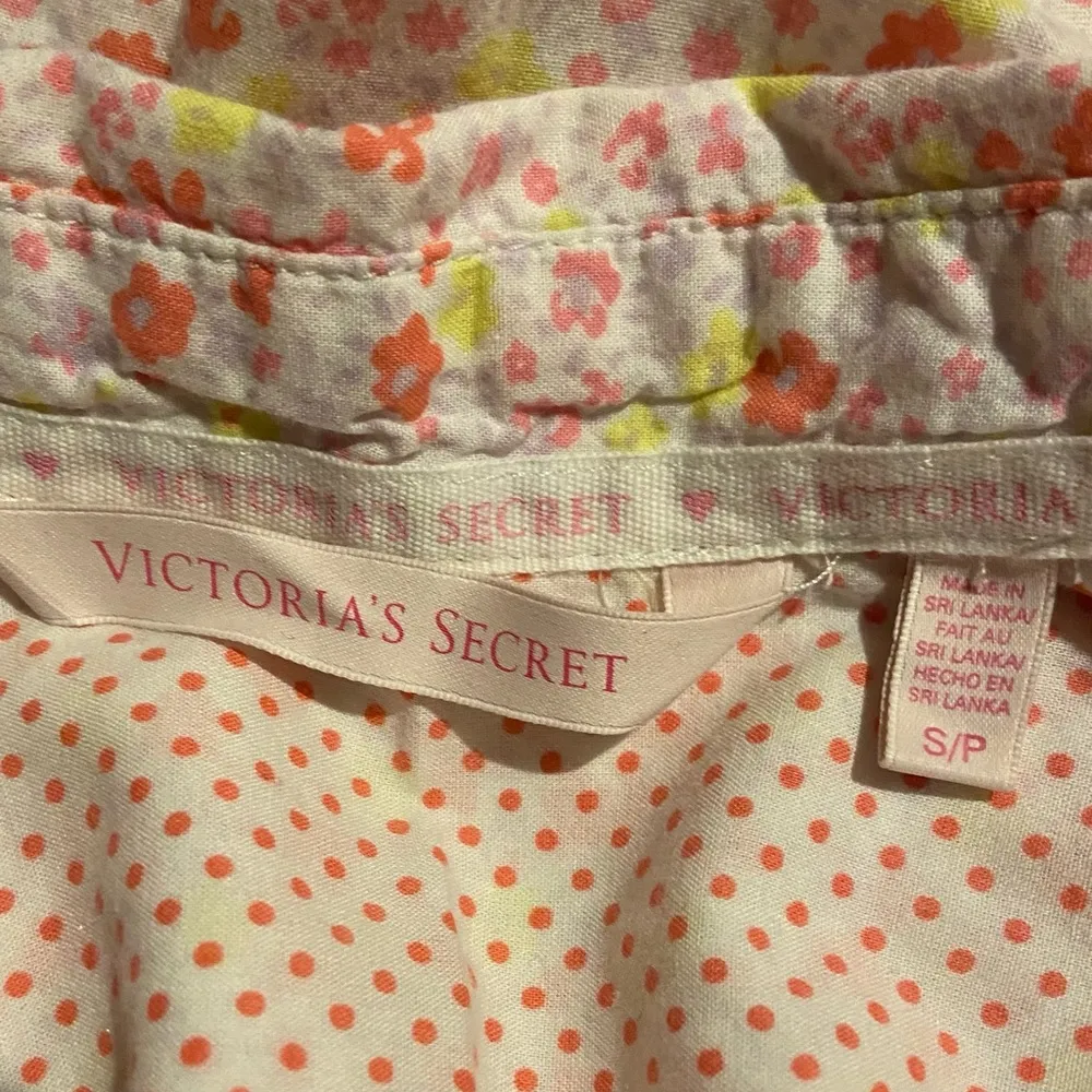 Victoria’s Secret Pink & Yellow Button Front Shirt Style Nightie Small Floral. - Image 4