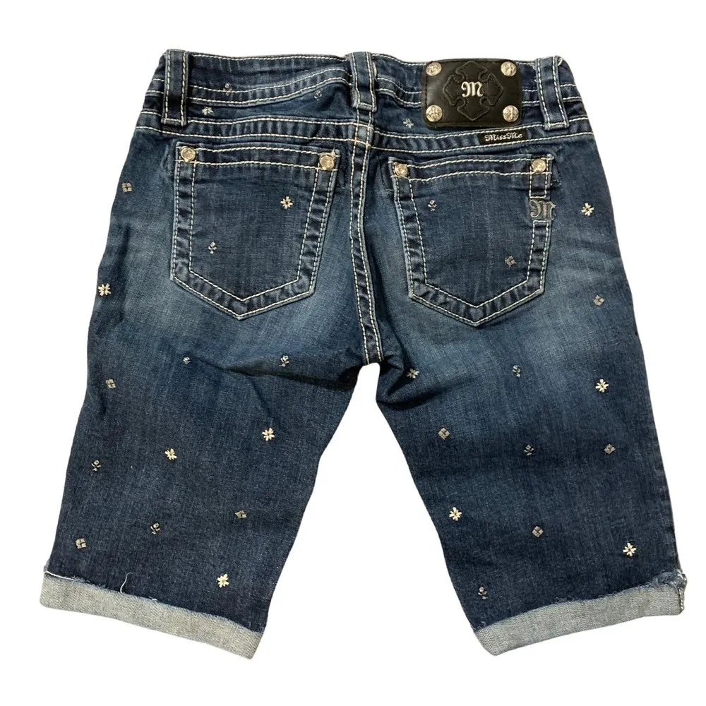 Miss Me | Dark Wash Embroidered Signature Bermuda Jean Shorts Size 26" - Image 6