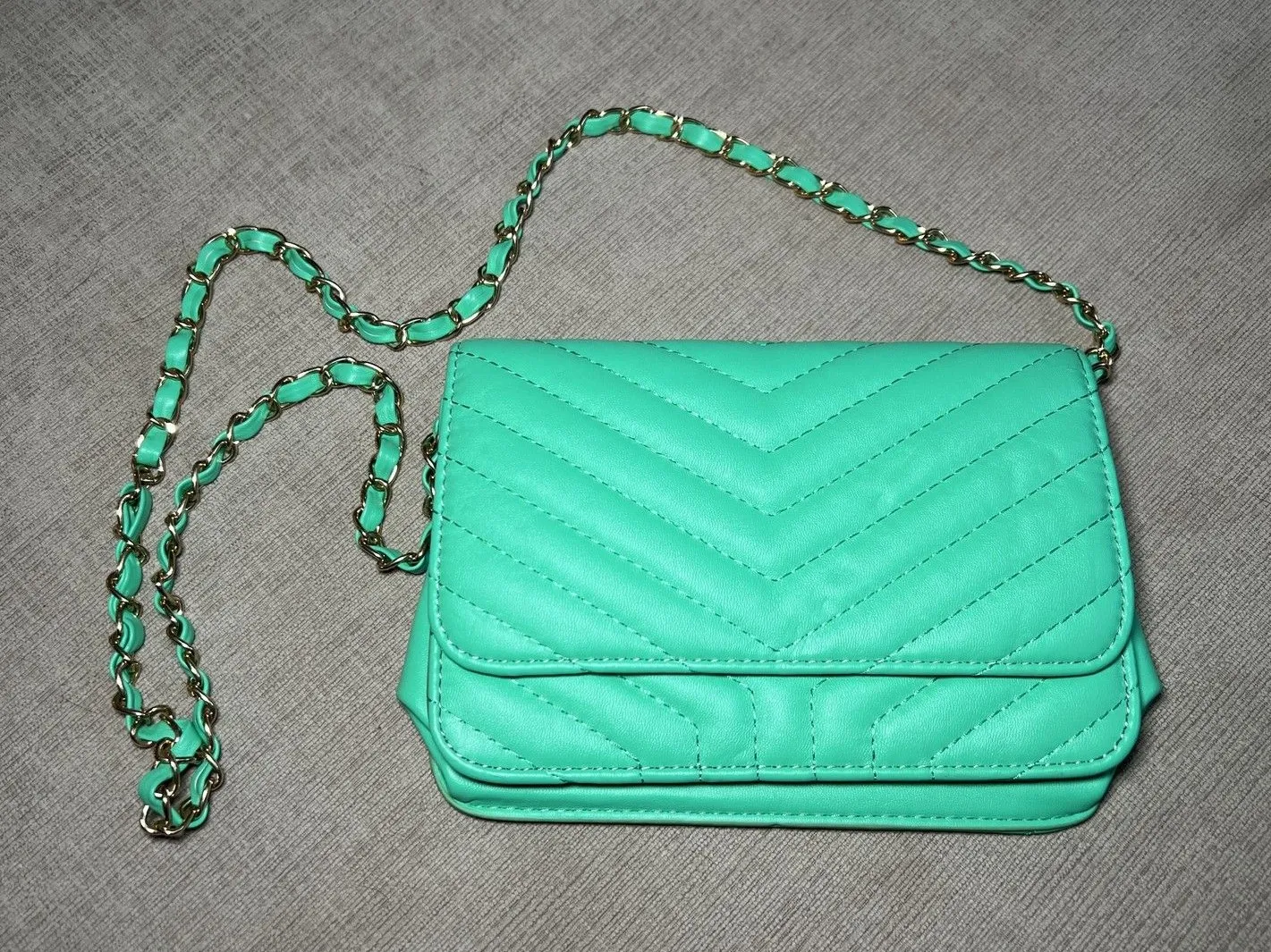 Chevron Crossbody Bag Womens Small Turquoise Faux Leather Chain Strap Purse Green - Image 1