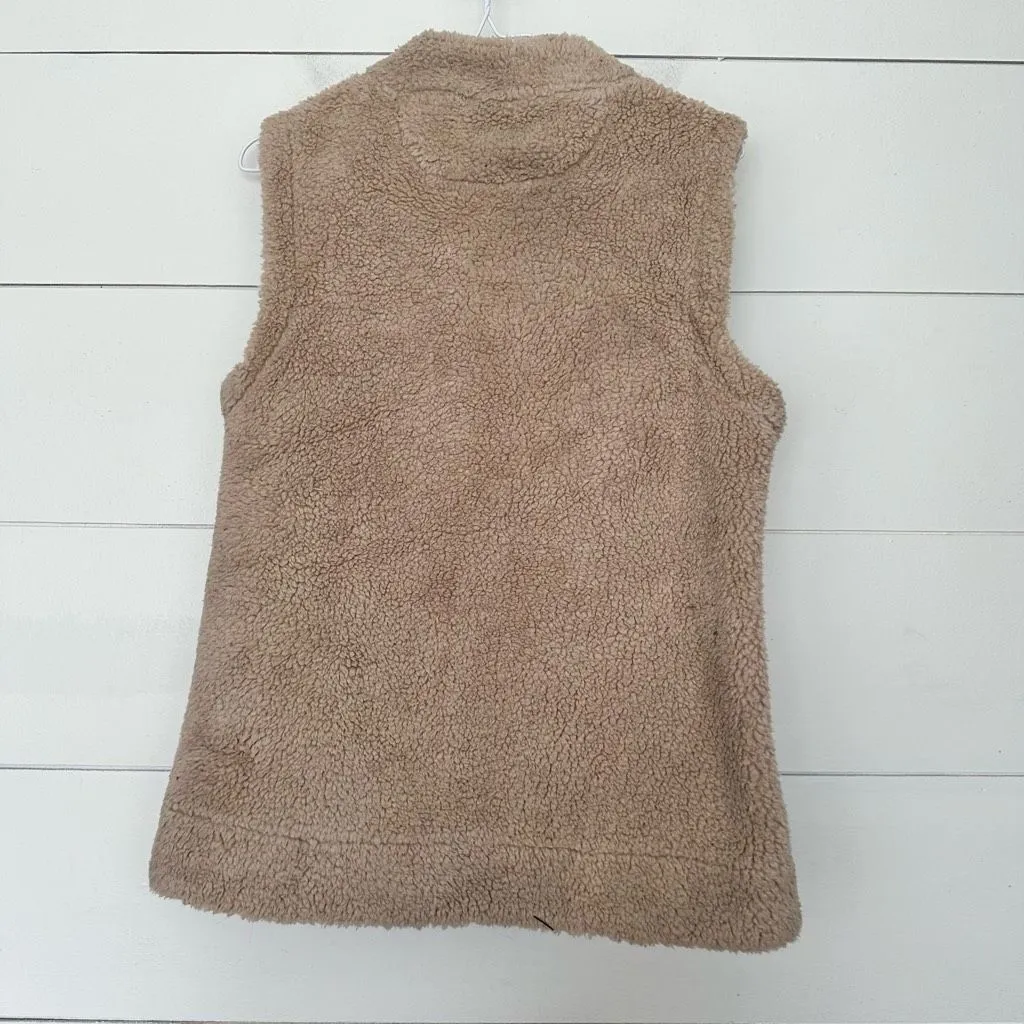 Calvin Klein Women’s Small Tan Fuzzy Vest New - Image 4