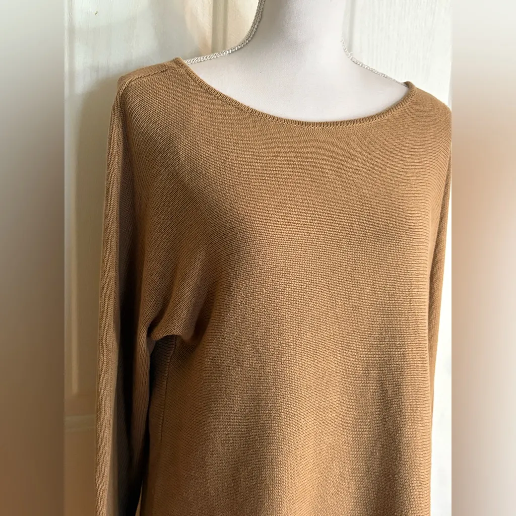 Michael Kors Tunic Sweater with gold back zipper size Medium Tan - Image 2