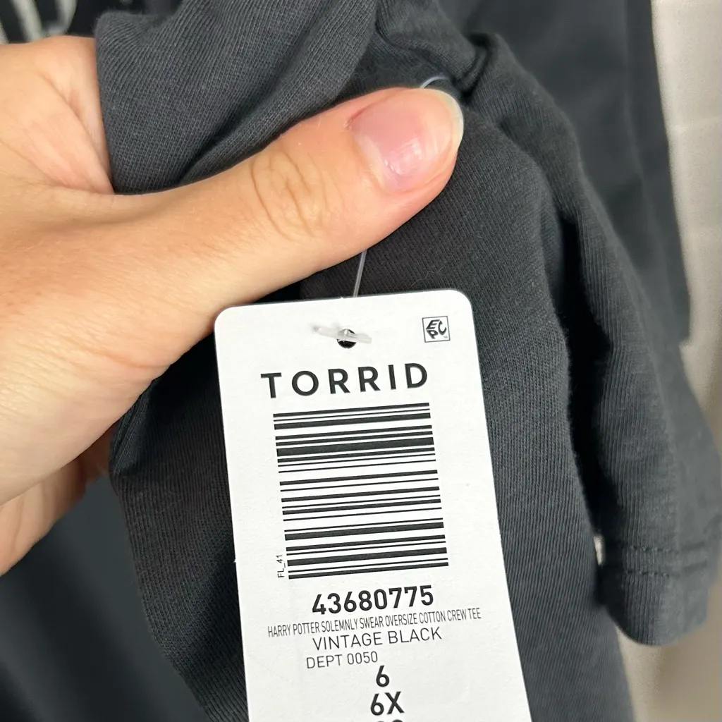 NWT Torrid X Harry Potter Glow in the Dark Graphic Cotton Crew Tee Size 6X - Image 9