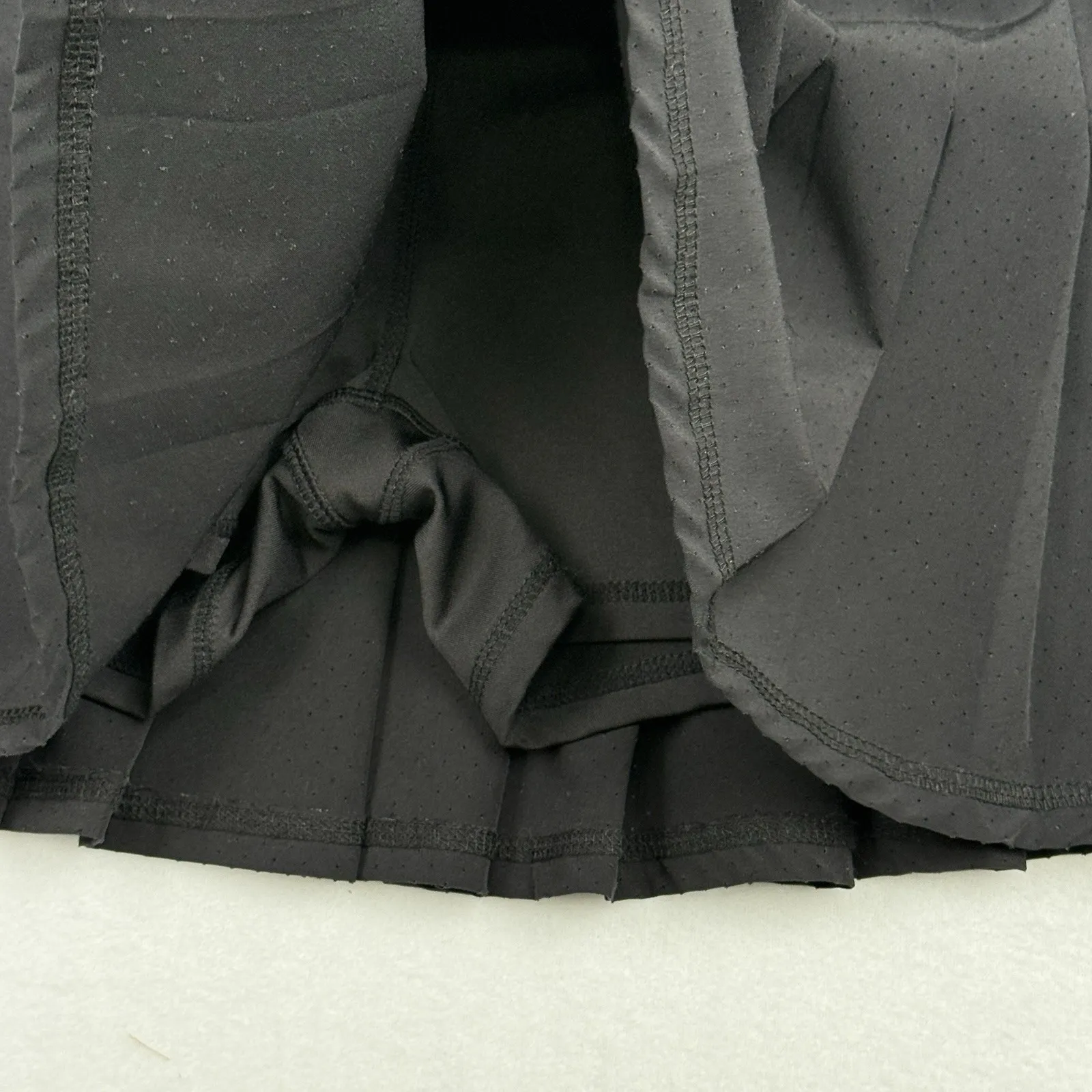 Kyodan Women's Black Pleated Athletic Skort Skirt Size M Built-In Shorts - Image 3