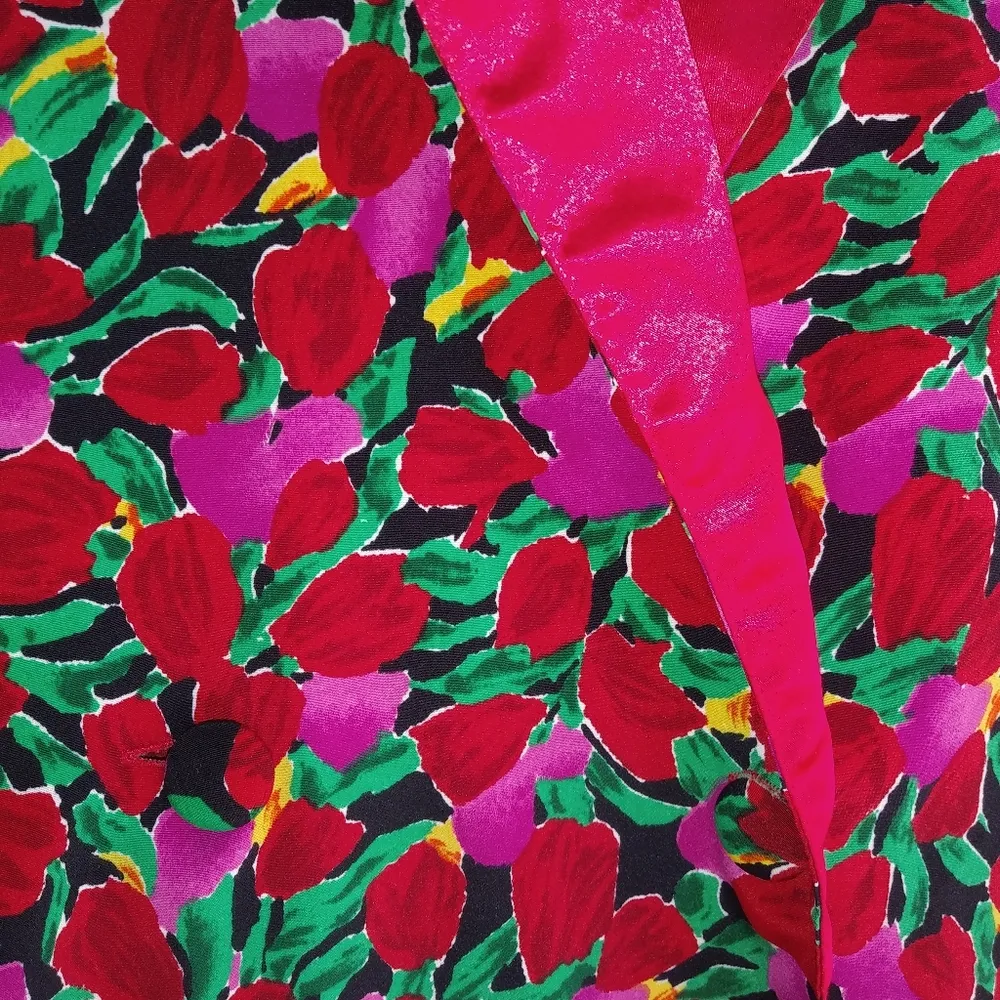 VICTORIAS SECRET S Red Pink Tulip Satin Robe - Image 4