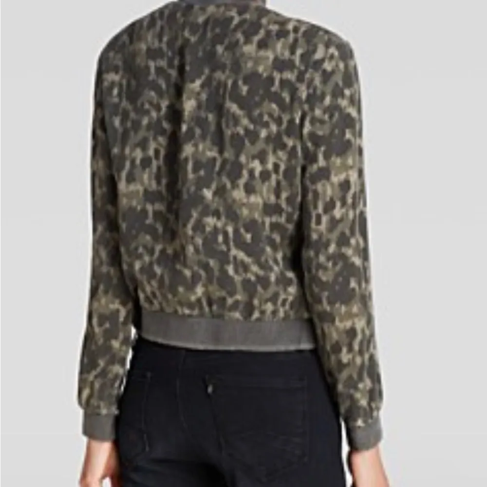 Bella Dahl | Odelle Camo Bomber Jacket - Image 4