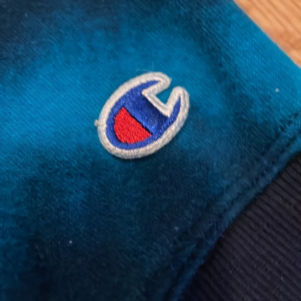 Women’s Cropped Tie-Dye Champion Hoodie - Image 4