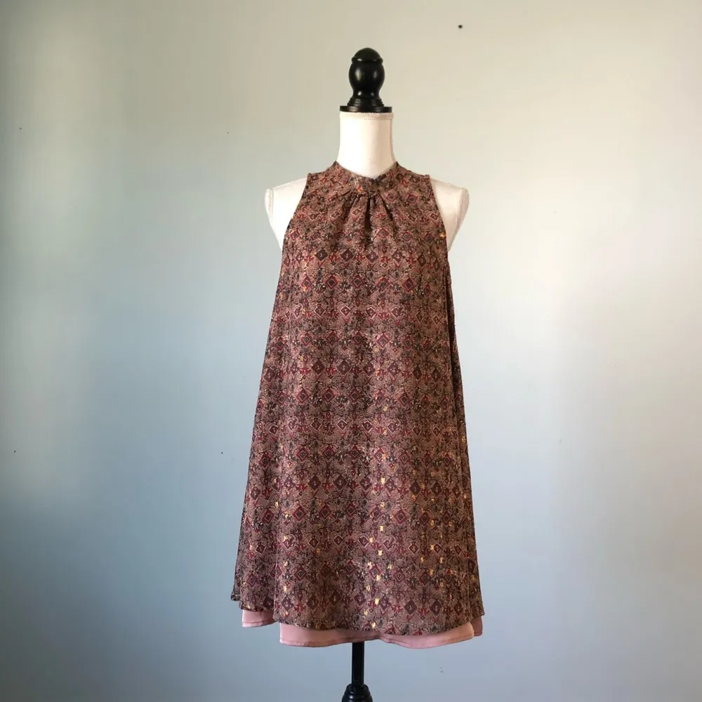 EN CREME | Printed Tiered Open Back Shift Dress - Image 19